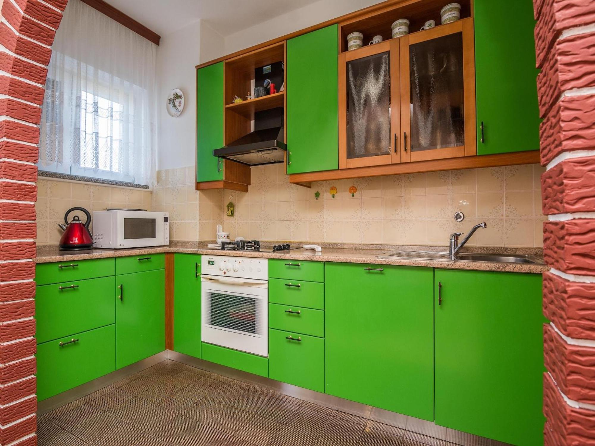 In House Liveric In At The Apartma Vir