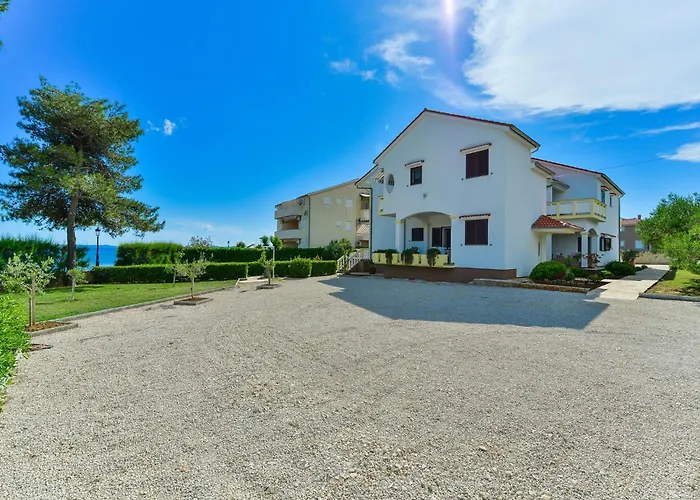 Apartments In House Liveric In Vir At The Beach