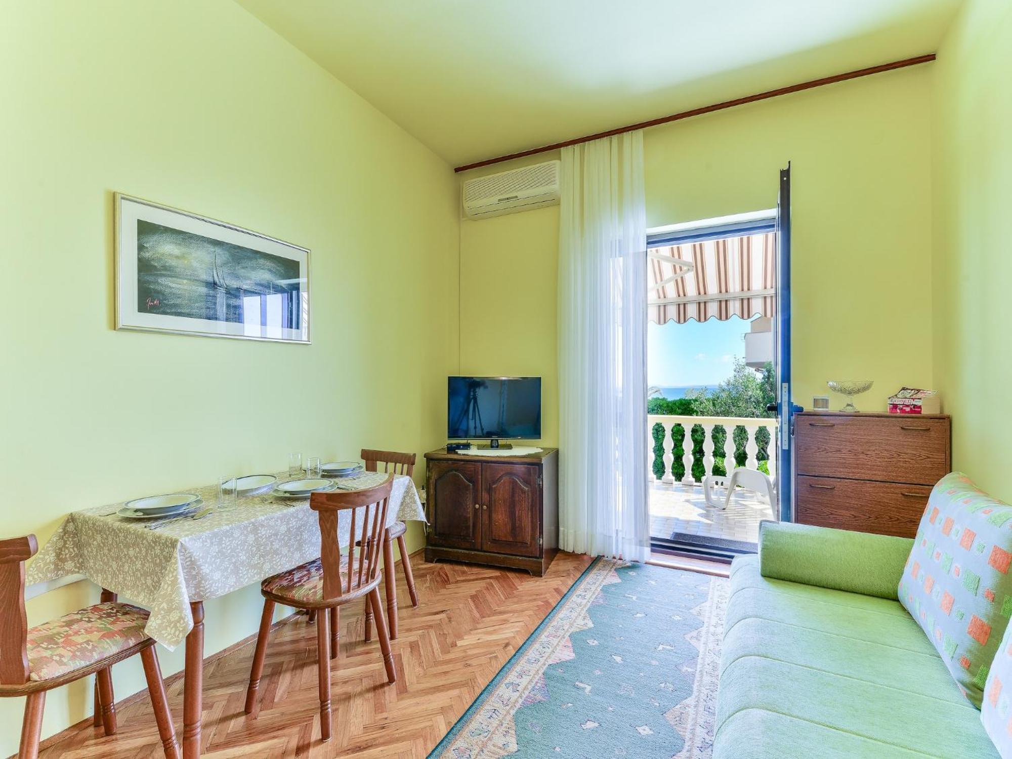 Apartment In House Liveric In At The Vir