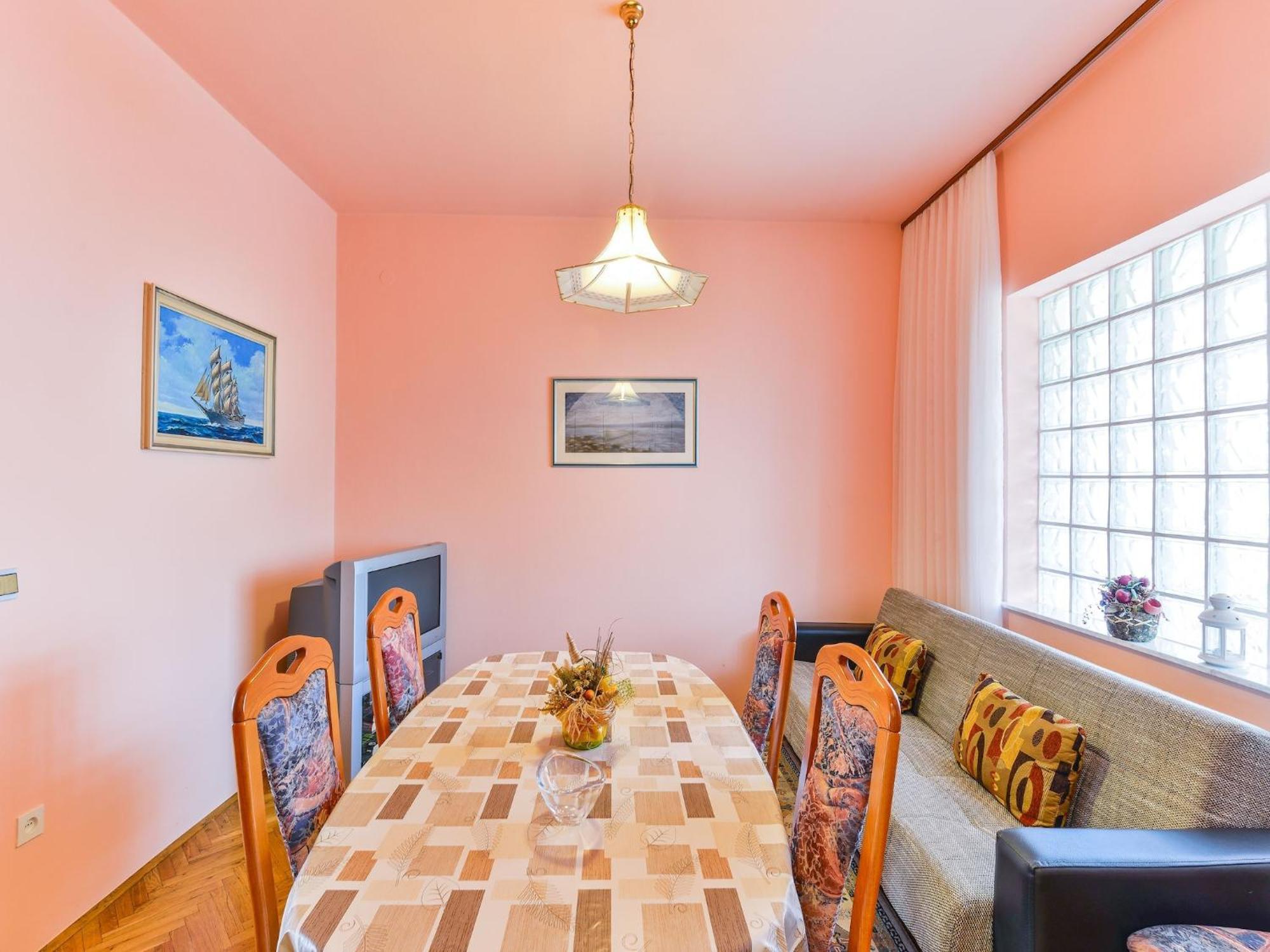 Apartment In House Liveric In At The