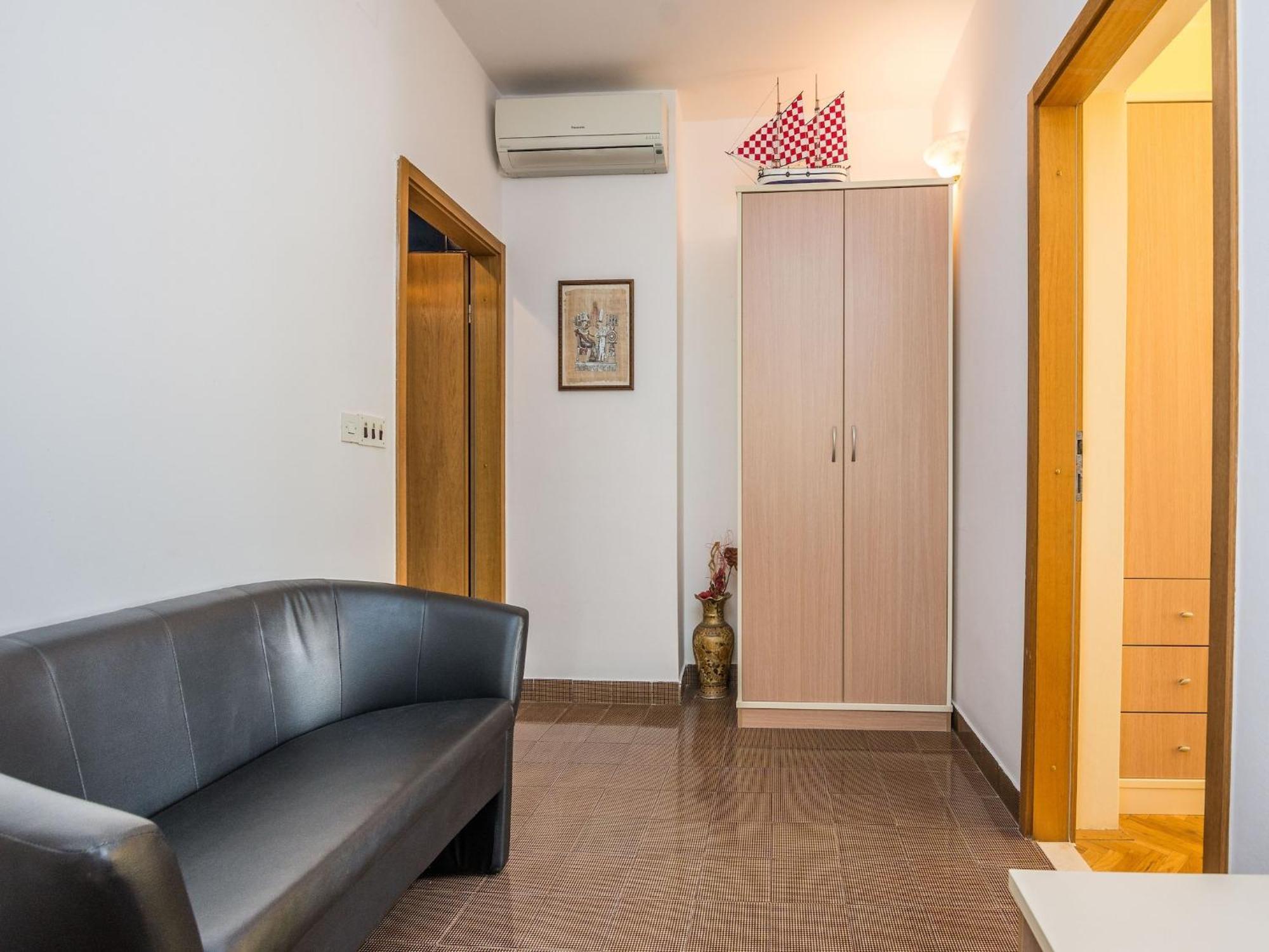 Apartment In House Liveric In At The Vir